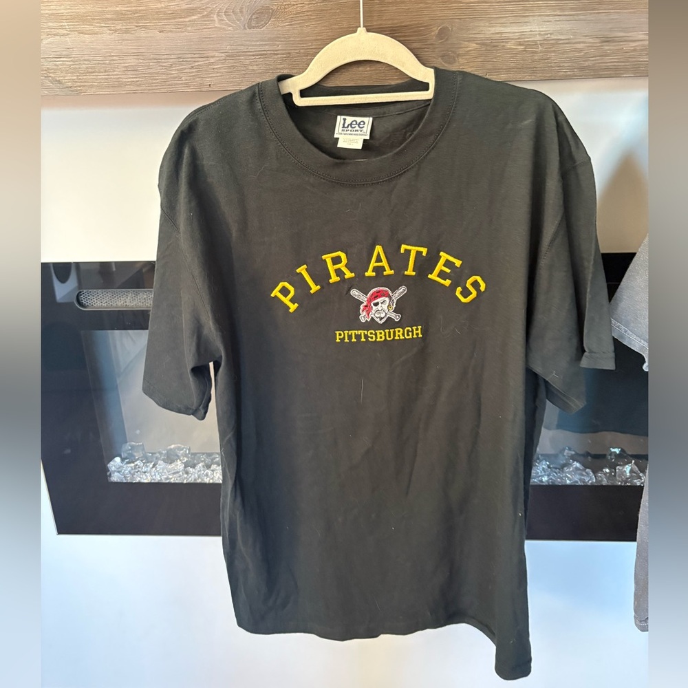 Pittsburgh Pirates Tee Lee Black